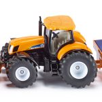 2940 SIKU Traktor m. Räumschild u. Salzstreue