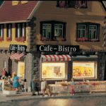 47695 Vollmer N Café-Bistro mit Inneneinrichtung undLED-Beleuchtung, Funktionsbausatz - Afbeelding 2