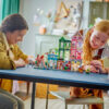 42670 LEGO® Heartlake City appartementen en winkels - Afbeelding 3